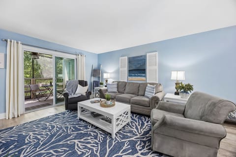 9C Amelia Landings - Living Area 1