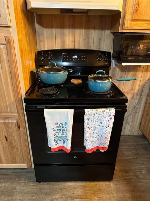 Full stove with vent