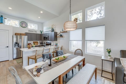 Dining Area | Main Level