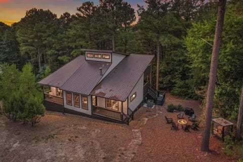 Lamplighter Lodge sits on over an acre of woodlands nestled in the Timber Creek Trails.