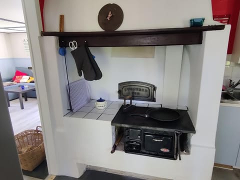 Historical oven - and it works!