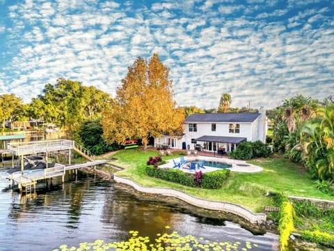 Welcome to Tampa Lake Life!  This home is INCREDIBLE for groups! 