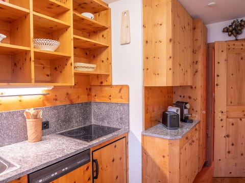 Countertop, Cabinetry, Furniture, Property, Kitchen, Building, Sink, Wood, Interior Design, Kitchen Stove