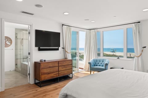 Stunning oceanview primary suite