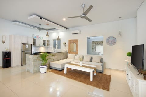 spend quality time watching netflix favourite series