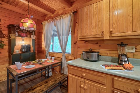 Kitchen eating space and coffee bar