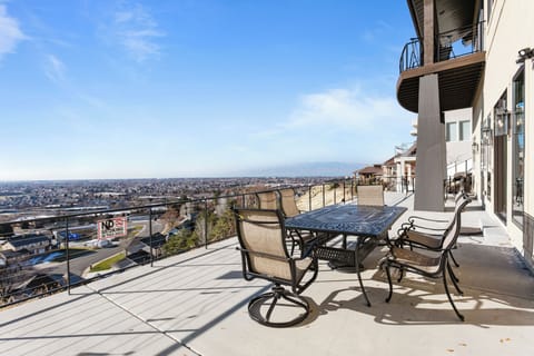 Stunning Views from the Lower Deck and Entrance