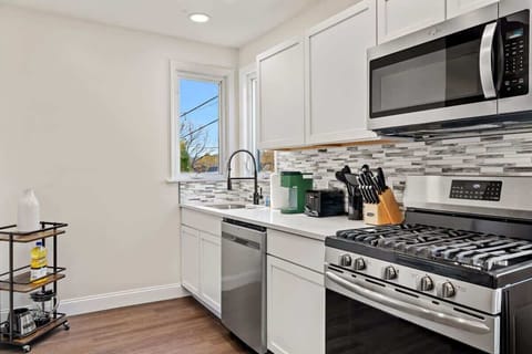 Our kitchen gives you a sense of cooking comfort! Make your culinary skills come alive!