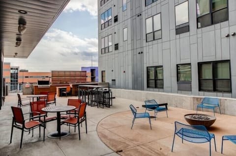 Outside living - fire pit area