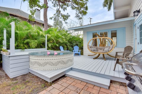 Bradenton Vacation Rental | 4BR | 3BA | 1,480 Sq Ft | 2 Steps Required