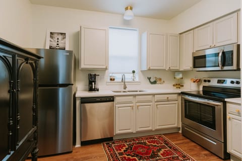 Kitchen with stainless steel appliances 