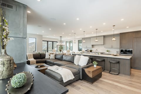 Perfect space for the entire group