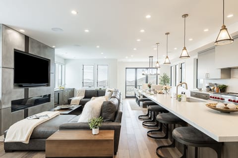 3rd level great room with an abundance of natural light and views