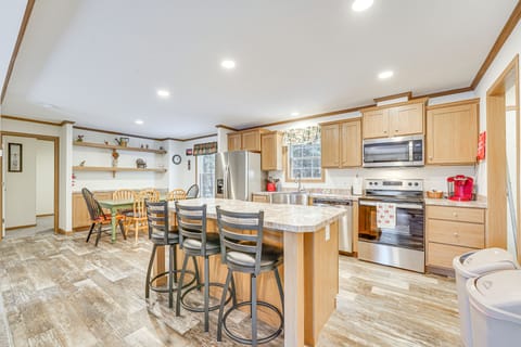 Kitchen | Cooking Basics | Keurig | Trash Bags/Paper Towels