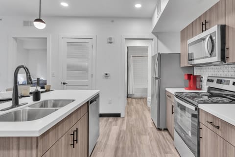 Meal prep'g can be a breeze in this functional kitchen!