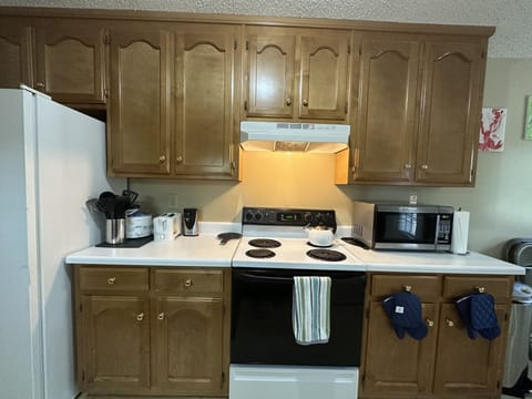 Kitchen, Fully Furnished