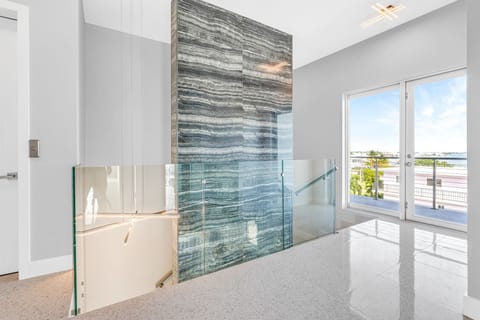 Hallway and stairs area (1)