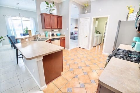 Fully equipped kitchen ready for all your meals at home. (1)