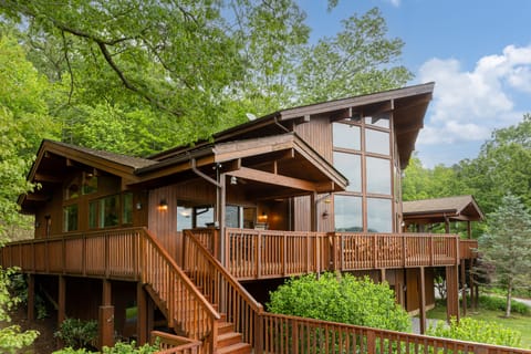 Decks and views galore!