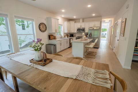 Main Level | Dining | Kitchen