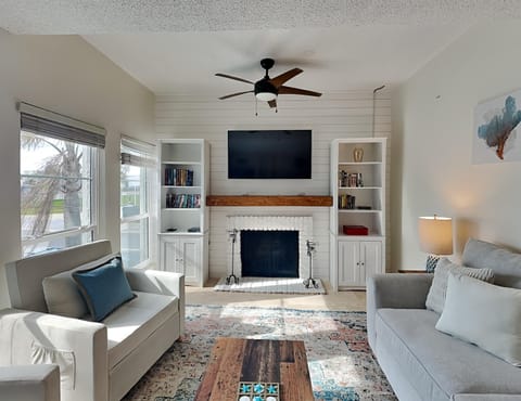 Welcome to Madeira Beach Yacht Club 247F!