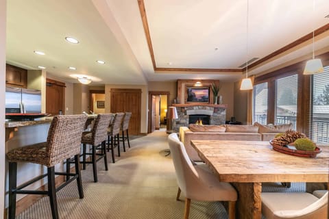 4001 Northstar Dr Unit 305-print-028-028-Interior-3360x2240-300dpi