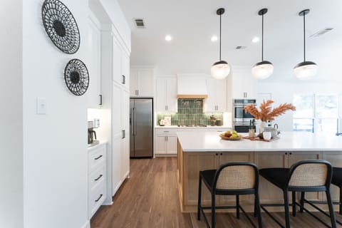 Modern Kitchen - Walker Luxury Vacation Rentals