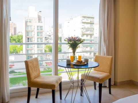 Enjoy your breakfast privately next to a nice view when you rent our studio to make it your base in Palermo Hollywood, Buenos Aires.