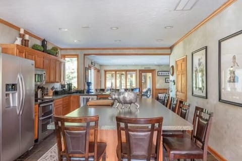 kitchen with Island Bar seating