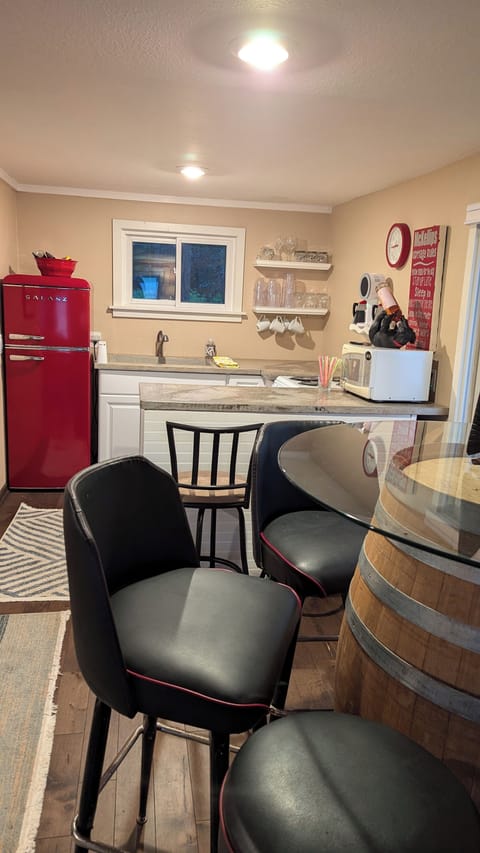 The kitchen table and the breakfast bar