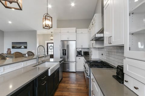 Fully equipped kitchen, drip coffee maker