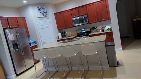 Fully equipped kitchen