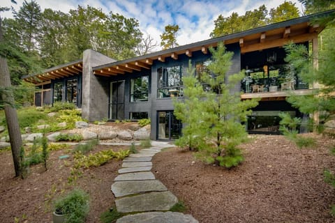 Front Exterior w/ Walkway