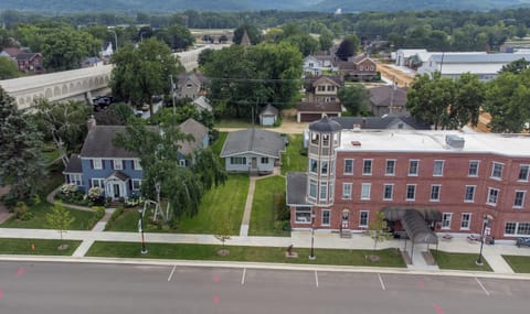 Located directly next door to the Historic Anderson House! 