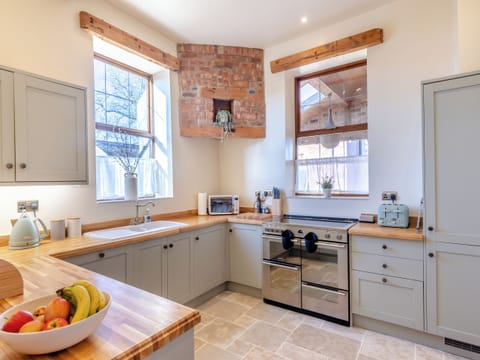 Kitchen | Garden Cottage - Cheshire Barns, Antrobus, near Northwich
