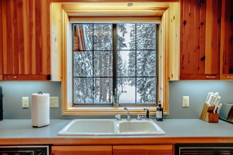 Double Sink in Kitchen