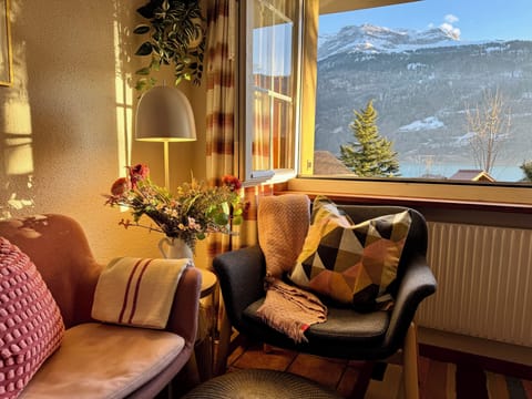 Cozy spot to enjoy the Swiss Alps at Chalet Lulu Brienz Studio