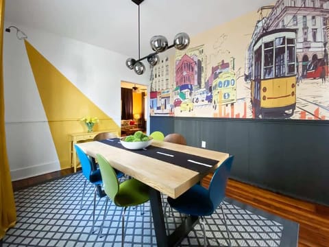 Our artistic decor brings the local beauty of Savannah indoors!