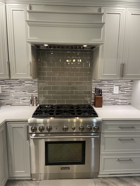 Thermador commercial gas stove/oven