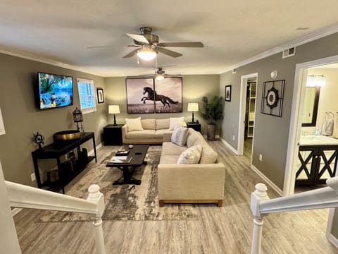 Tranquil Country Elegance -3 Min to WEC -4BR Retreat House in Ohio