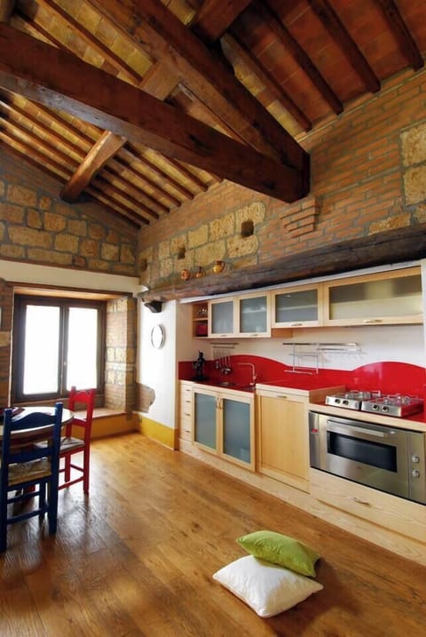 La Cucina e la vista su giardino