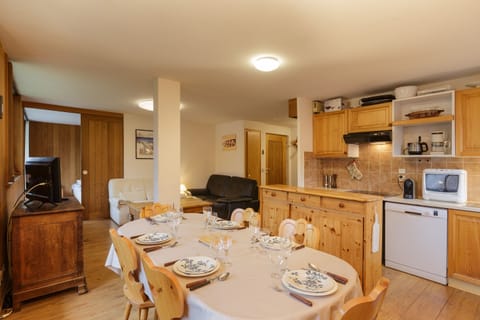 Kitchen and dining area