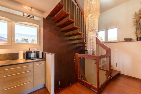 Charming houses for rent on the ANNECY LAKE