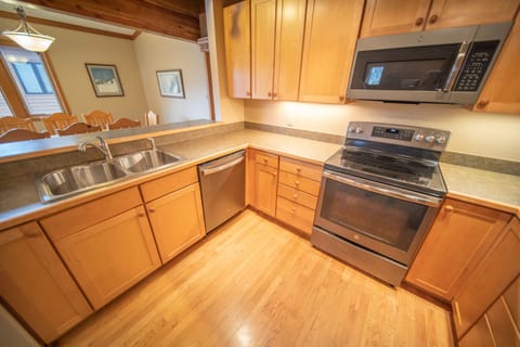 Fully equipped, modern kitchen