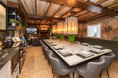 Lavish Dining for 16