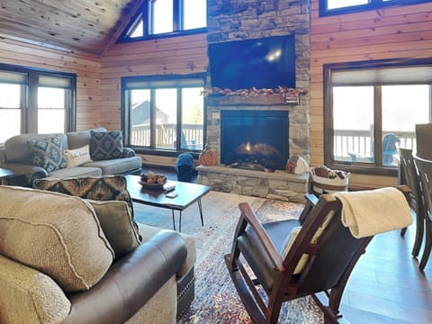 Welcome to Mama Bear Lodge!