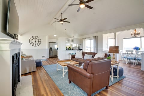 Bandon Vacation Rental | 4BR | 2 Full BA | 2 Half BA | Access Only By Stairs