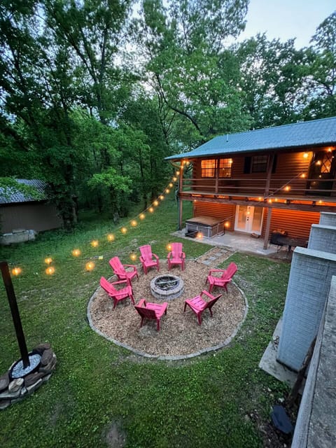 Outdoor Firepit + Hot Tub