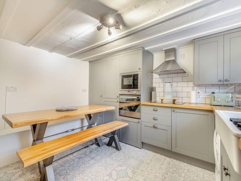 Kitchen/diner | The Wild Cherry Tree Retreat, Ironbridge, near Telford