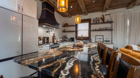 Fully equipped kitchen to stay in and make memories. 